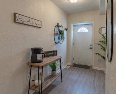 Marion Apartment | University Suite "c"