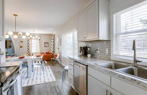 Lincoln House | UNL Retreat Eclectic 5bd 5mins to Downtown