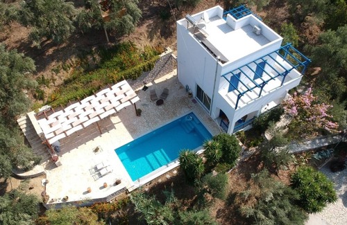 Gialova Villa | Unlimited sea view on the bay of Navarino with private pool