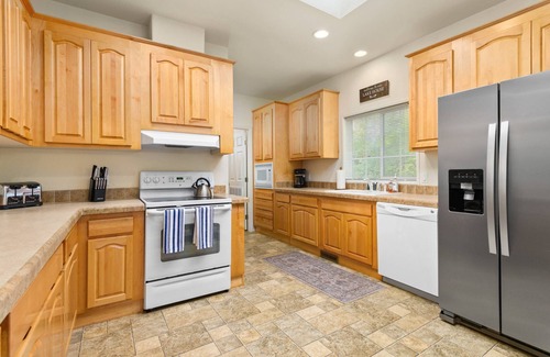 Cloverdale House | Unmatched Multi-Home Estate on Private Lake w/Sandy Beaches, Hot Tubs, Fire-Pit, 1 Mile to Beach