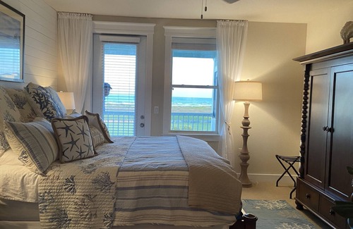 Red Fish Cove Condo | Unobstructed Beachfront Views at a Private Beachfront Resort, Comfy Beachside Beauty with Unobstruct