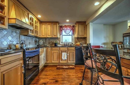 West Haven House | Unobstructed Ocean Views! 4 bed/3 bath/private parking