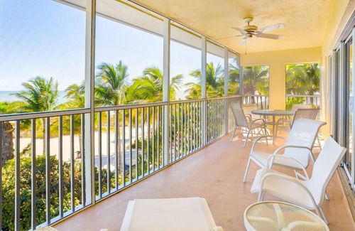 Sanibel Condo | Unparalleled Direct Gulf Views from this Elegant, Spacious, Top floor unit