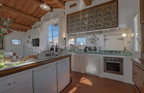 Santa Croce Apartment | Unparalleled panoramic rooftop views & complimentary wine for all guests!