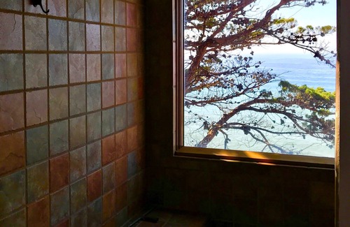 Manchester House | Unparalleled, sweeping, front row views of the Northern California coastline.