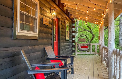 Lindside House | Unplugged Retreat-Yellowstone Cabin at Rock Springs