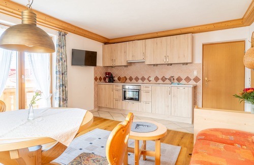 Blindau Apartment | Unterberg- 2-raum-ferienwohnung 40qm, Du/wc, Extra-schlafzimmer, Küche, Balkon