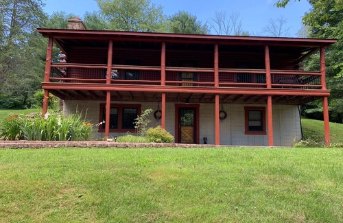 Logan Cabin | "Unto the Hills" Scenic and quiet cabin in Hocking Hills on 5 acres with a pond