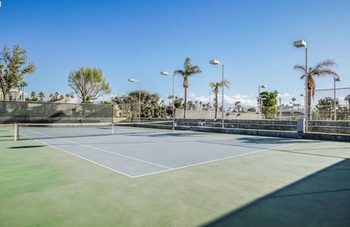 Palm Desert Condo | Unwind *3 Pools/11 Hot tubs * 2/2 w/Kitchen for 6!
