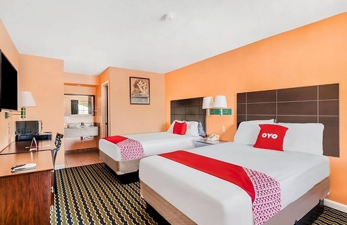 Channelview Hotel | Unwind and Explore! 4 Relaxing Units, Free Parking, Pet-friendly Property!