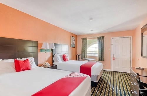 Channelview Hotel | Unwind and Explore! 4 Relaxing Units, Free Parking, Pet-friendly Property!