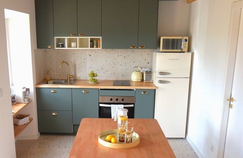Maiorga Cottage | Unwind at The Good View Retreat and Explore Portugal From its Heart