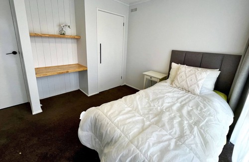 Golden Square House | Unwind @ Bendigo Family Retreat