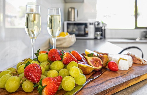 Gerringong Apartment | Unwind – gem with beautiful hillside views