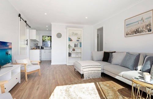Gerringong Apartment | Unwind – gem with beautiful hillside views