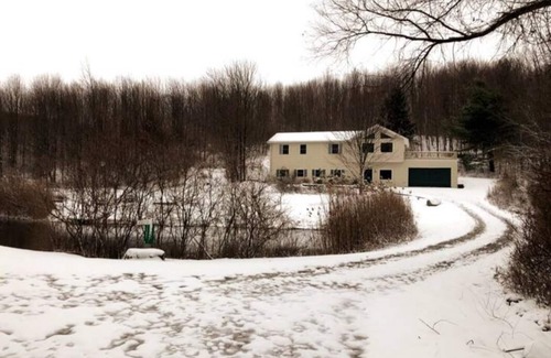 Bloomfield House | Unwind in Bristol, NY