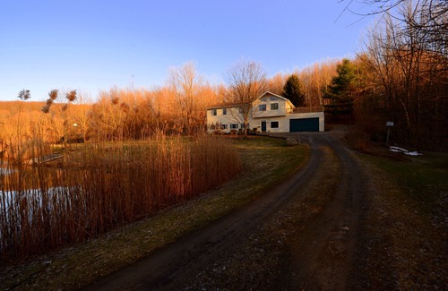 Bloomfield House | Unwind in Bristol, NY