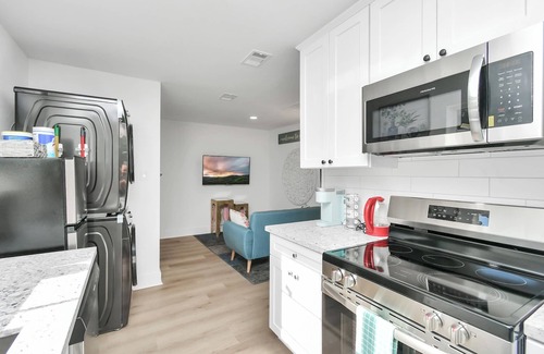 Clodine House | Unwind in Style near Asian Town