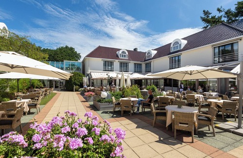 Municipality of Zeist Hotel | Unwind in Zeist with On-site Pool, Dining, Free Parking, and a Peaceful Ambiance