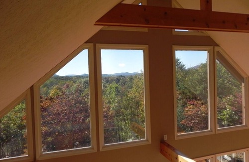 Clarkesville Cabin | Unwind with Sautee Start Line, Hot tub, Firepit, Hammock, PS3