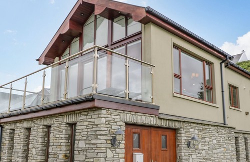 Downings Cabin | UP THE HILL, family friendly, character holiday cottage in Downings