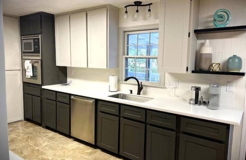 Warner Robins House | Updated Accessible Spacious Home in Warner Robins