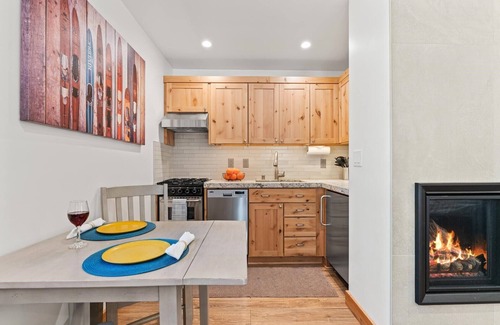 Tahoe Vista Cabin | Updated and Sleek End Unit Condo with Privacy and Perfection!