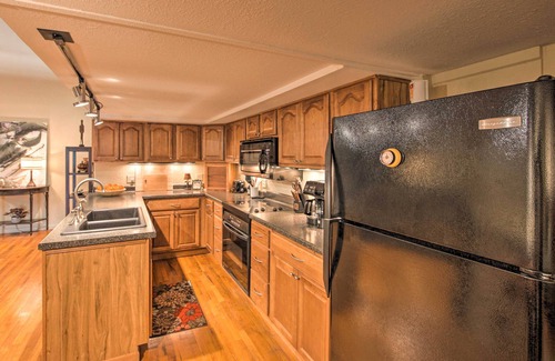 Marshall Apartment | Updated Apartment in Historic Dtwn Marshall!
