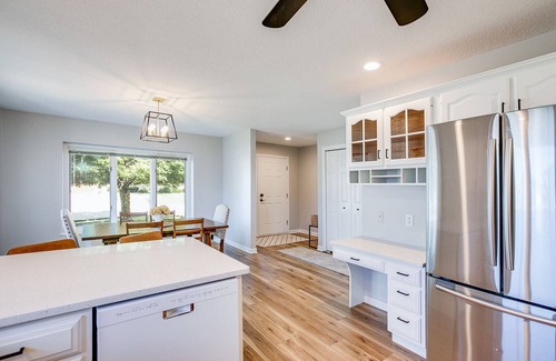 Manteno House | Updated , bright, and modern Manteno Home close to parks