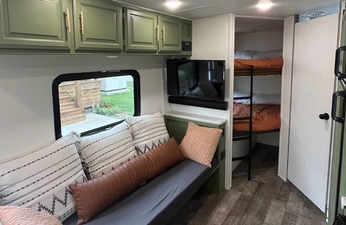El Reno House | Updated camper with horse accommodations! Beautiful, quiet location