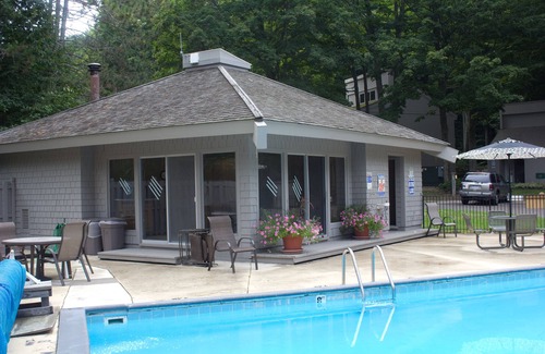 Bellaire Condo | Updated Condo @ Schuss Mt., Pool outside the front door and golf/skiing in back