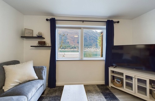 West Juneau House | Updated Douglas Apartment, Near Downtown and Skiing