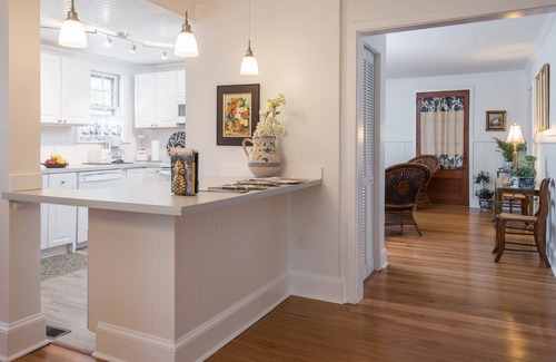 Hendersonville House | Updated, elegantly appointed historic home close to downtown