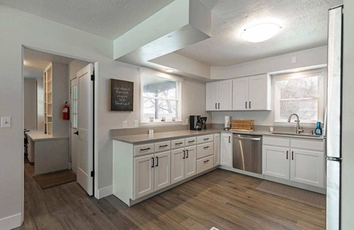 Missoula House | Updated family home in the Lewis & Clark neighborhood. Close to UM and the Hip Strip!