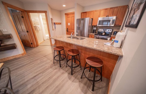 River Run Condo | Updated Ground level Unit Walk to Slopes