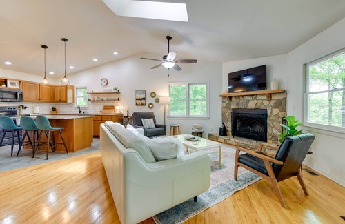 Mountain Springs House | Updated Home w/Private Hot Tub & Mtn Views!