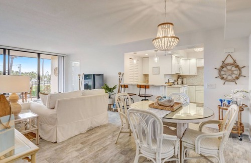Tequesta Condo | Updated Jupiter Island Condo! Calling Beach Lovers! Beaches Surround this Gem.