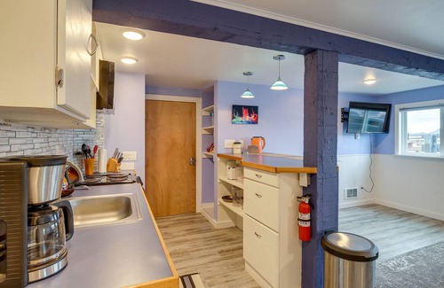 Ketchikan Condo | Updated Ketchikan Condo < 1 Mi to Downtown!