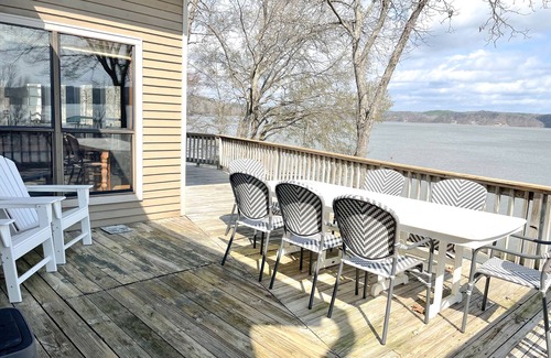Iuka House | Updated lake house on beautiful Bear Creek!