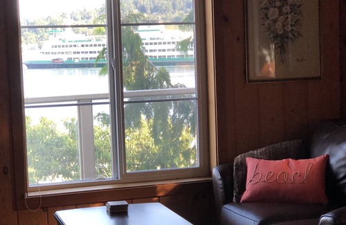 Bainbridge Island House | UPDATED LISTING! Waterfront Beachhouse on Bainbridge Island, WA