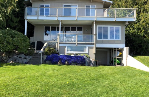Bainbridge Island House | UPDATED LISTING! Waterfront Beachhouse on Bainbridge Island, WA