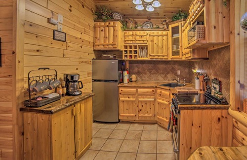 Manistique Cabin | Updated Manistique Log Cabin, Yard & Fire Pit