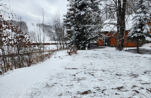 Stambaugh Ski Chalet | Updated Peaceful Chalet across from Ski Brule Right Side