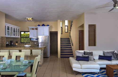 Cabo Bello House | Updated & Professionally Decorated- 5 Star LUXURY Ocean View Villa!