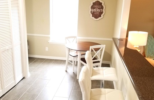 Charlotte House | Updated Ranch in S. Charlotte Close to TOP GOLF!