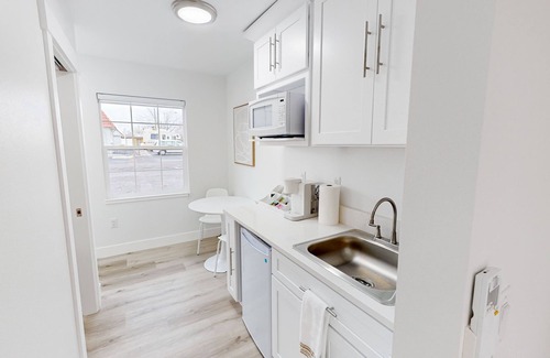 Soap Lake Cabin | Updated retreat with kitchenette, on-site laundry, private patio, & central AC