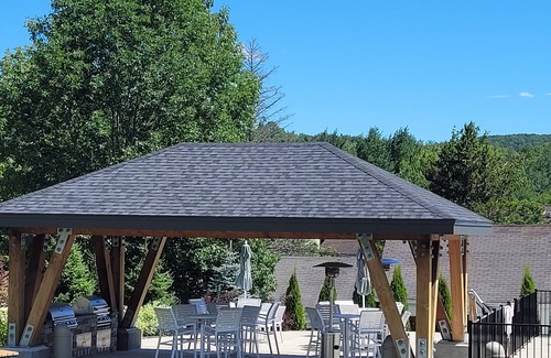 West Dover Condo | Updated Ski in ski out condo & mountain biking located at Seasons on Mt. Snow
