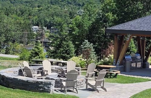West Dover Condo | Updated Ski in ski out condo & mountain biking located at Seasons on Mt. Snow