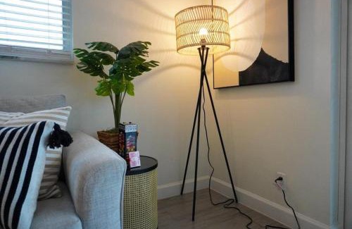 Boca Raton Apartment | Updated Spacious 2BR Condo by the Beach
