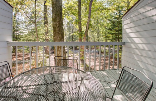 Wintergreen Apartment | Updated Timbers studio - accomodates 2